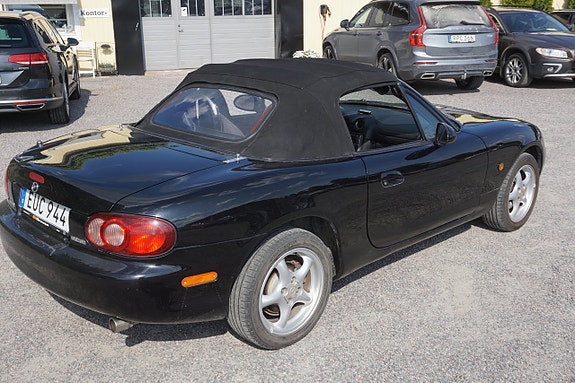 Mazda MX-5 7 of 10