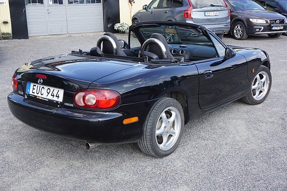 Mazda MX-5 2 of 10