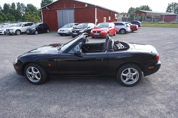 Mazda MX-5 4 of 10