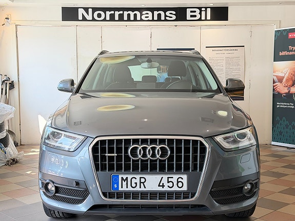 Audi Q3 2 of 27