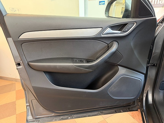 Audi Q3 11 of 27