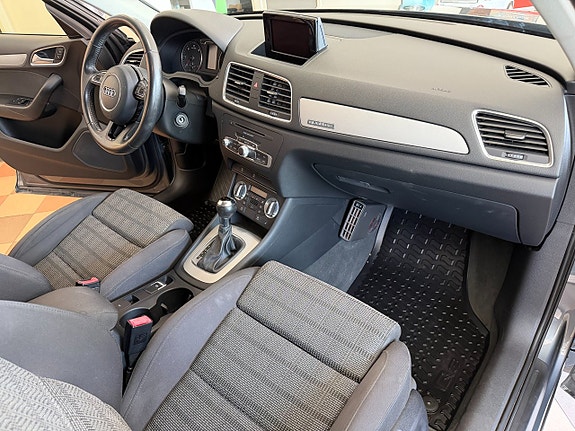 Audi Q3 14 of 27