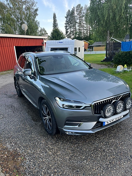 Volvo XC60 2 of 4