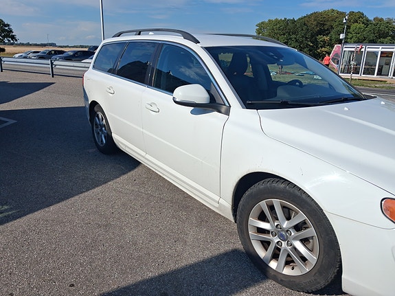 Volvo V70 4 of 6