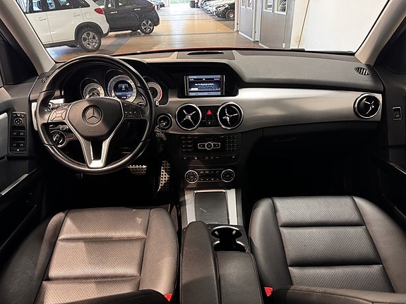 Mercedes-Benz GLK220 8 of 13