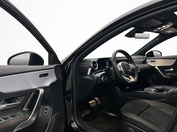 Mercedes-Benz A200 10 of 30