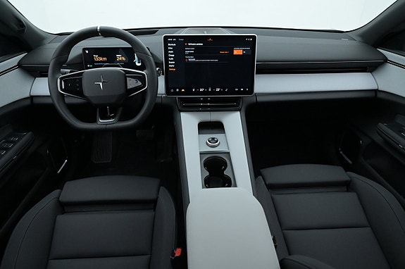 Polestar 4 6 of 27