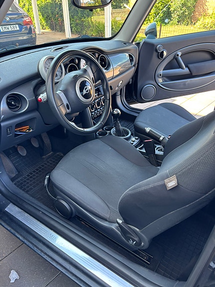 MINI Cooper 10 of 11