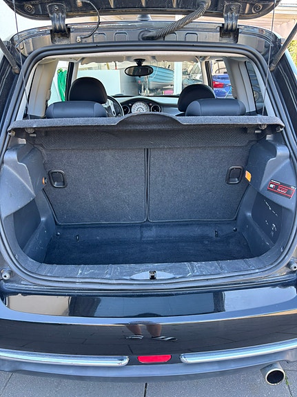 MINI Cooper 11 of 11