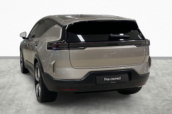 Polestar 3 8 of 17