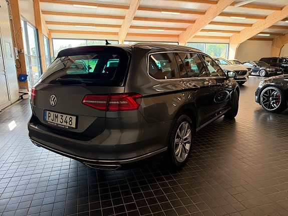 Volkswagen Passat 4 of 20