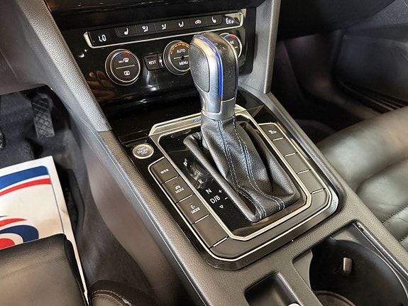 Volkswagen Passat 13 of 20