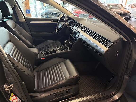 Volkswagen Passat 10 of 20