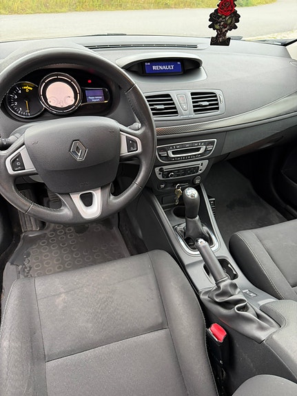 Renault Megane III 2 of 3