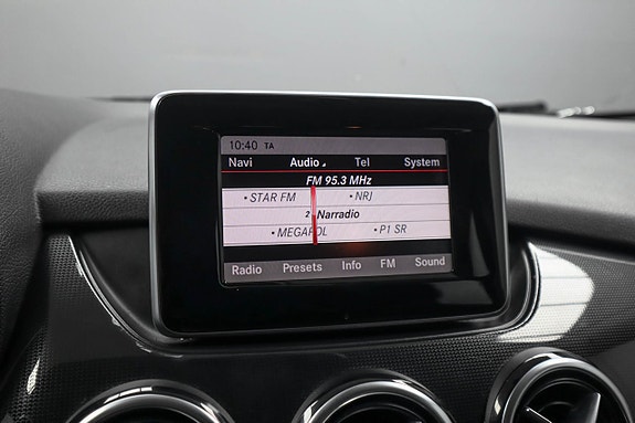 Mercedes-Benz B180 7 of 12