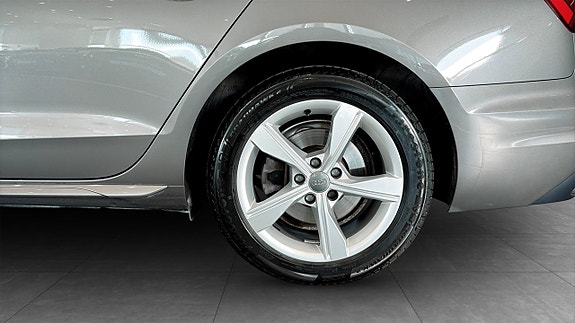 Audi A4 6 of 16