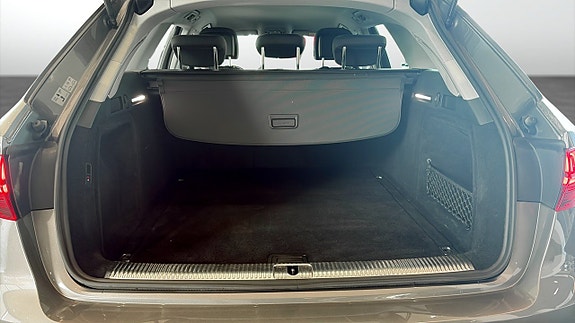 Audi A4 12 of 16