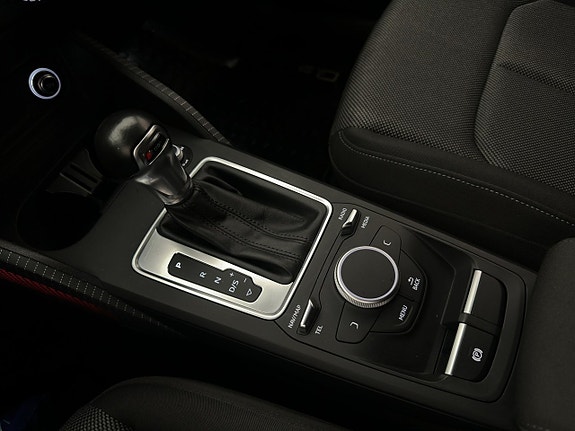 Audi Q2 21 of 29