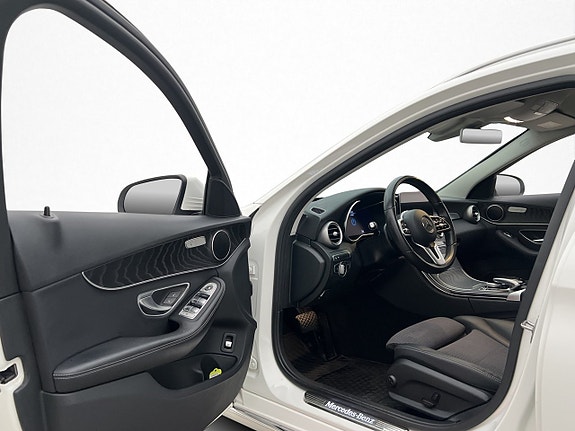 Mercedes-Benz C300 12 of 30
