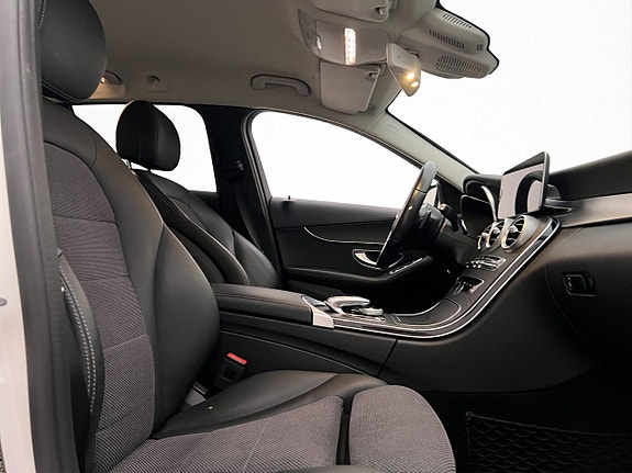 Mercedes-Benz C300 16 of 30