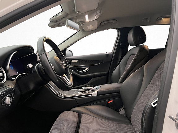 Mercedes-Benz C300 13 of 30