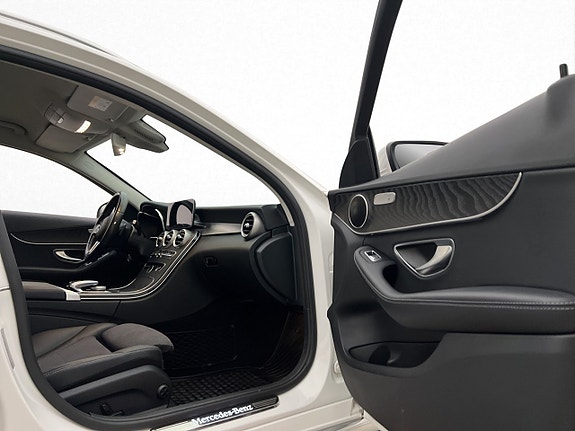 Mercedes-Benz C300 17 of 30