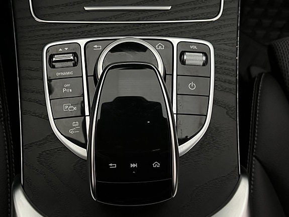 Mercedes-Benz C300 30 of 30