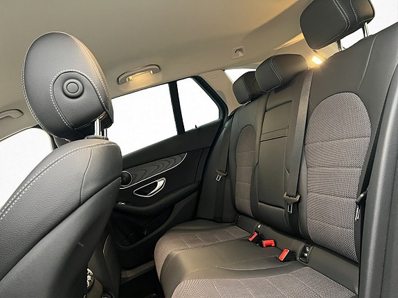Mercedes-Benz C300 18 of 30