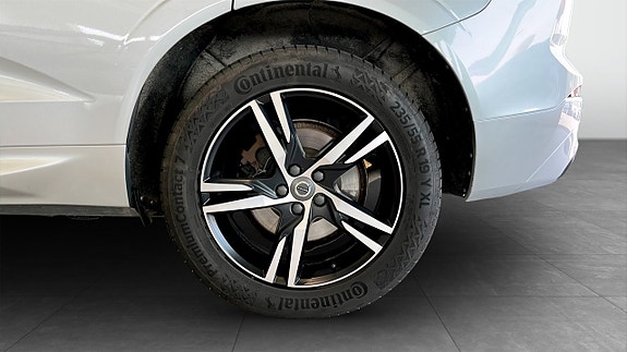 Volvo XC60 6 of 15