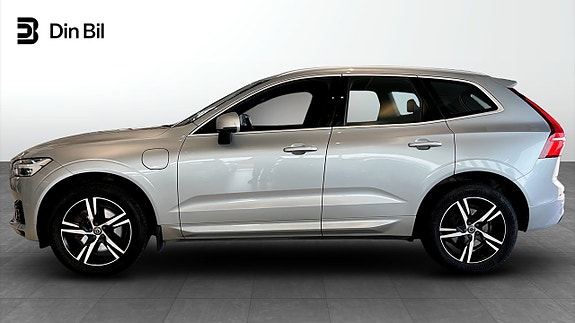 Volvo XC60 2 of 15