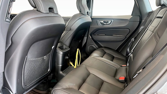 Volvo XC60 12 of 15