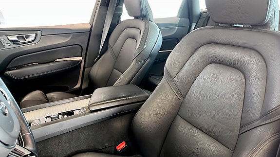 Volvo XC60 8 of 15