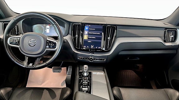 Volvo XC60 11 of 15