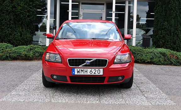 Volvo S40 2 of 9