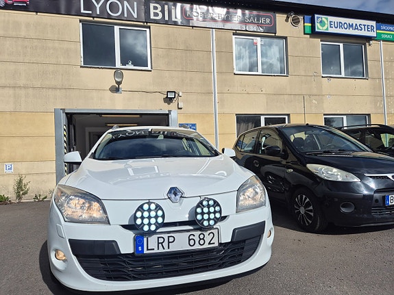 Renault Megane 12 of 19