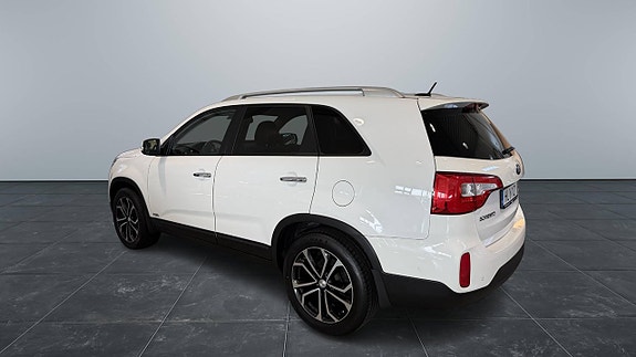 Kia Sorento 3 of 9