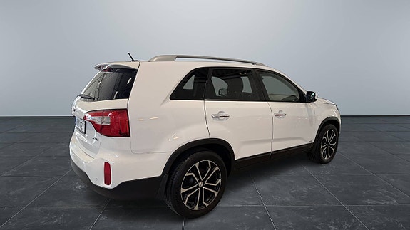 Kia Sorento 4 of 9