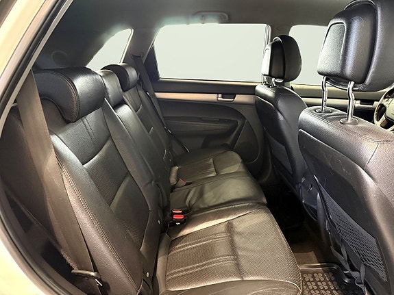 Kia Sorento 6 of 9