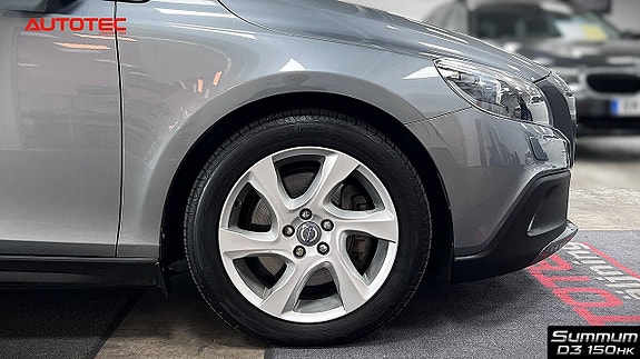 Volvo V40 Cross Country 7 of 24