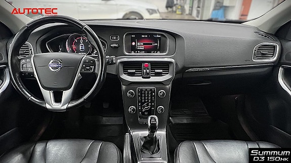 Volvo V40 Cross Country 13 of 24