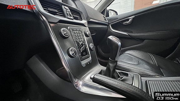 Volvo V40 Cross Country 17 of 24