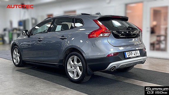Volvo V40 Cross Country 11 of 24