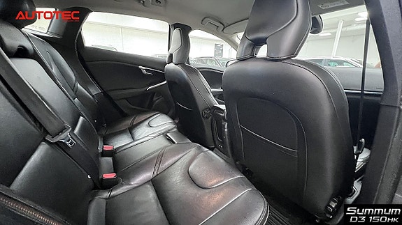 Volvo V40 Cross Country 22 of 24