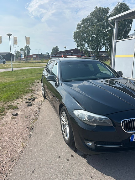 BMW 520d 4 of 5