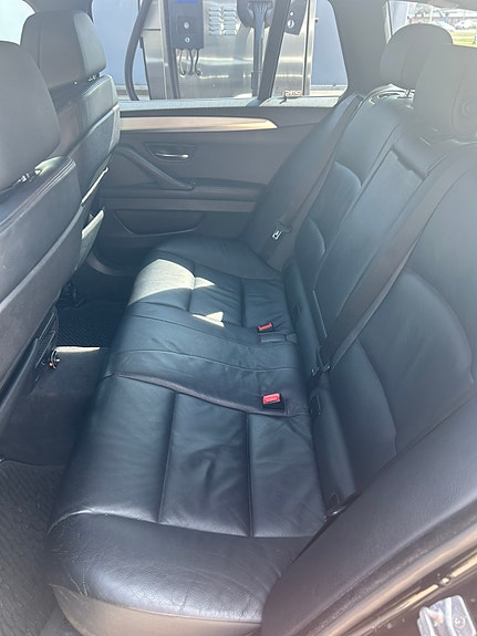 BMW 520d 2 of 5