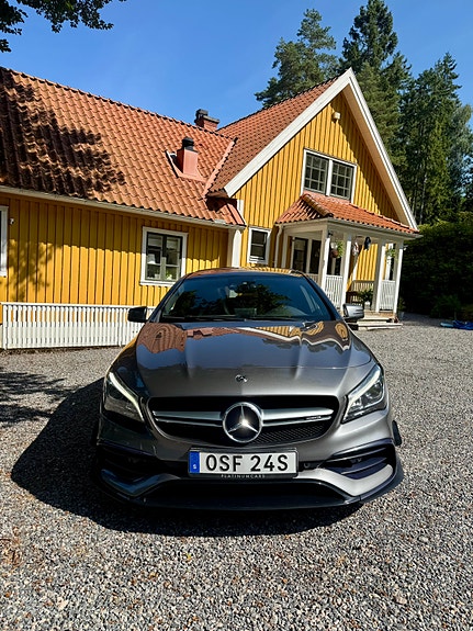 Mercedes-Benz CLA45 3 of 10