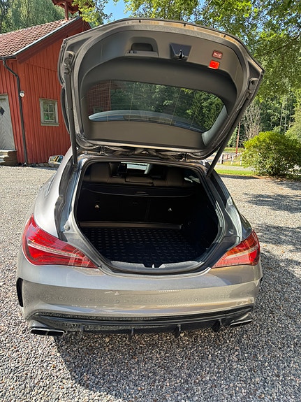 Mercedes-Benz CLA45 8 of 10