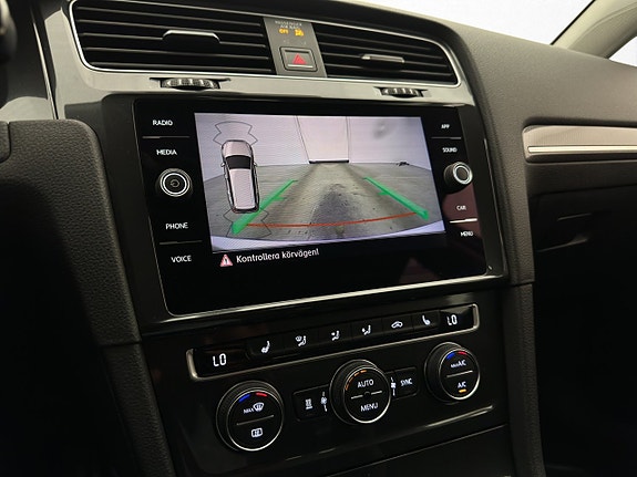 Volkswagen Golf Alltrack 19 of 30