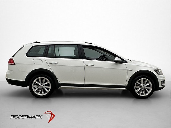Volkswagen Golf Alltrack 9 of 30