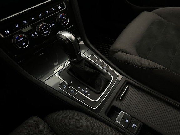 Volkswagen Golf Alltrack 22 of 30